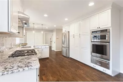 1050 Lakemont Trace, Roswell, GA 30075 - Photo 3