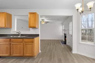 2346 Sapphire Ct, Ellenwood, GA 30294 - Photo 11