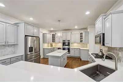 654 Windsor Parkway, Sandy Springs, GA 30342 - Photo 17