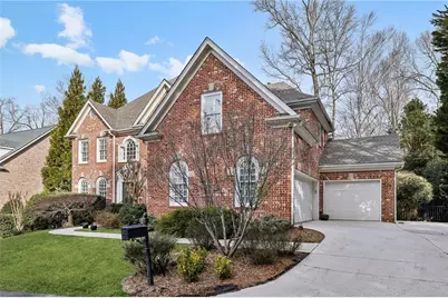 654 Windsor Parkway, Sandy Springs, GA 30342 - Photo 3