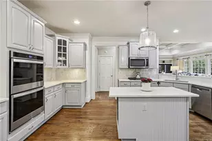 654 Windsor Pkwy, Sandy Springs, GA 30342 - Photo 19