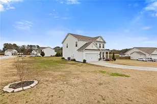 117 Bowman Ct, Statham, GA 30666 - Photo 3