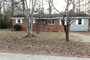 1041 Hillcrest Dr, Union Point, GA 30669 - Photo 1