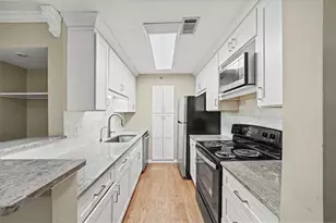 1217 Highland Bluff Dr S E, Atlanta, GA 30339 - Photo 5