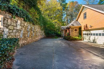 5550 Errol Pl, Atlanta, GA 30327 - Photo 57