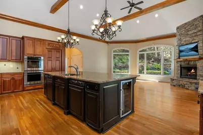 5550 Errol Pl, Atlanta, GA 30327 - Photo 17