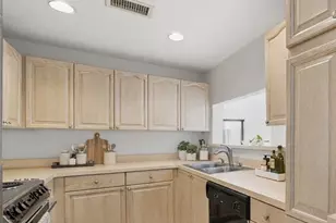 3475 Oak Valley Rd NE, Atlanta, GA 30326 - Photo 11