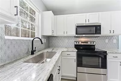 360 Walton View, Fairburn, GA 30213 - Photo 17