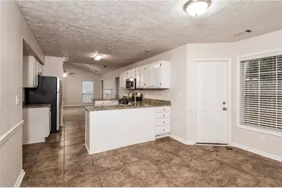 949 Heartwood Circle, Lawrenceville, GA 30043 - Photo 11