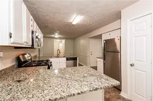 949 Heartwood Cir, Lawrenceville, GA 30043 - Photo 9