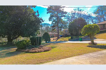 2162 Holly Hill Drive, Decatur, GA 30032 - Photo 9