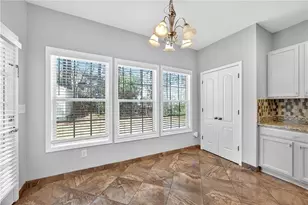 1322 Melrose Woods Ln, Lawrenceville, GA 30045 - Photo 5