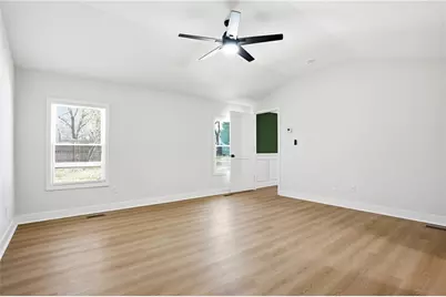 127 Perry Street, Loganville, GA 30052 - Photo 13