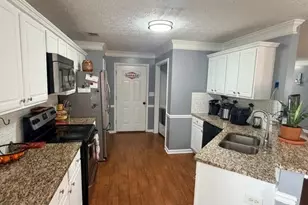 947 Wayne Dr, Snellville, GA 30078 - Photo 9