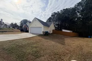 947 Wayne Dr, Snellville, GA 30078 - Photo 3