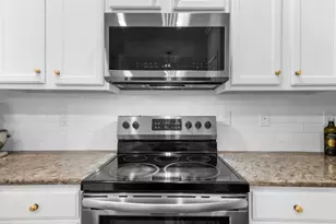 2561 Castellan Dr, Atlanta, GA 30316 - Photo 13