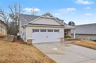 114 Sugar Creek Dr, Cornelia, GA 30531 - Photo 1