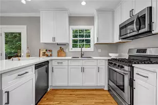 1008 Lindridge Dr NE, Atlanta, GA 30324 - Photo 5