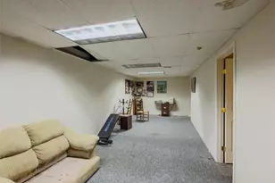 4736 Bridgewater Dr, Lilburn, GA 30047 - Photo 21