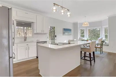 2405 Kimbrough Court, Sandy Springs, GA 30350 - Photo 5