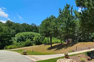 915 N Edgewater Trail N, Toccoa, GA 30577 - Photo 1