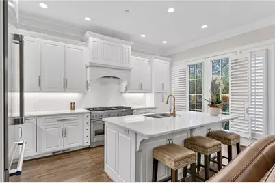 92 Old Ivy Road NE #7, Atlanta, GA 30342 - Photo 11