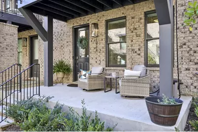 1024 Robert Smalls Way, Atlanta, GA 30318 - Photo 9