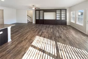 101 Thomaston St, Newnan, GA 30263 - Photo 3