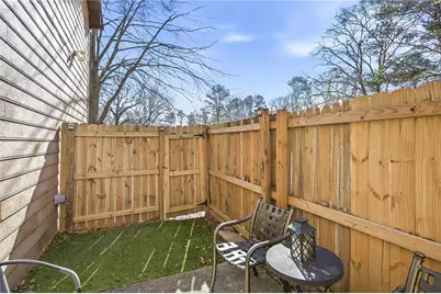 3001 Hawthorne Place SE, Smyrna, GA 30080 - Photo 9