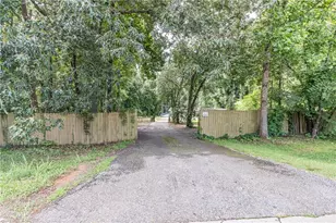 8035 Rockbridge Rd, Lithonia, GA 30058 - Photo 39