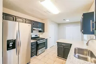 1050 Chapman Cir, Stone Mountain, GA 30088 - Photo 9