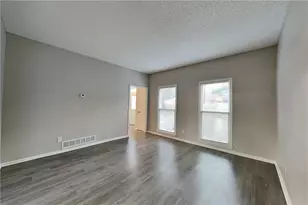 1717 Victoria Way NW, Kennesaw, GA 30152 - Photo 7