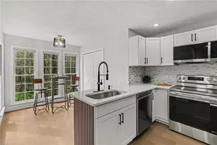 2072 Arbor Forest Dr SW, Marietta, GA 30064 - Photo 5