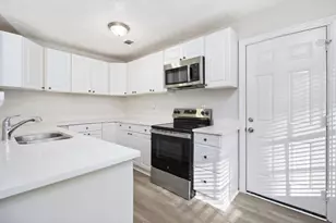 5774 Taffeta Ct, Lithonia, GA 30058 - Photo 7