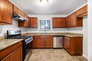 1169 Oaks Pl, Stone Mountain, GA 30083 - Photo 15