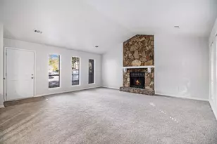 1169 Oaks Pl, Stone Mountain, GA 30083 - Photo 9