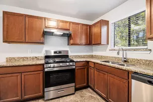 1169 Oaks Pl, Stone Mountain, GA 30083 - Photo 17