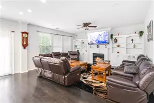 1044 Simonton Hill Ct, Lawrenceville, GA 30045 - Photo 5