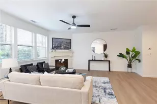 1571 Trailview Way NE, Atlanta, GA 30329 - Photo 13