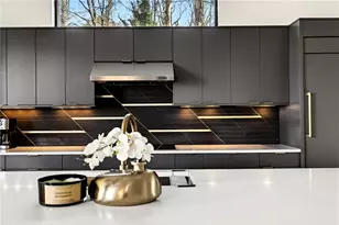 345 Pinecrest Rd NE, Atlanta, GA 30342 - Photo 21