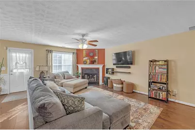 642 Lakes Circle, Lithonia, GA 30058 - Photo 7