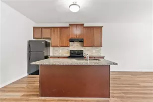 1931 Old Dogwood, Jonesboro, GA 30238 - Photo 5