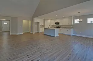 310 Park Pl Dr, Lavonia, GA 30553 - Photo 9