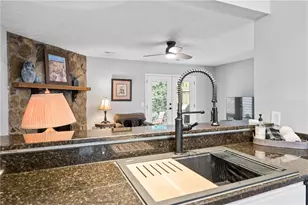 2506 Queen Anne Ct, Sandy Springs, GA 30350 - Photo 7