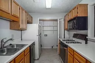 510 Berkeley Woods Dr, Duluth, GA 30096 - Photo 3