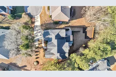 5640 Overlook Bluff, Johns Creek, GA 30097 - Photo 7