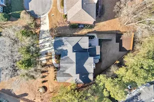 5640 Overlook Bluff, Johns Creek, GA 30097 - Photo 7