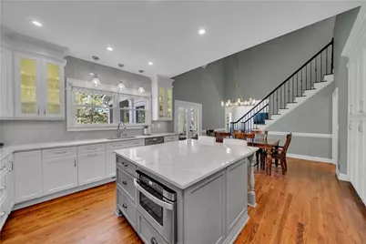 5640 Overlook Bluff, Johns Creek, GA 30097 - Photo 29