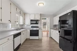 6140 Michelle Ln, Douglasville, GA 30135 - Photo 5