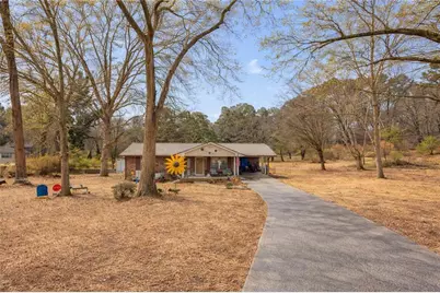 538 Valleyview Drive, Winder, GA 30680 - Photo 1